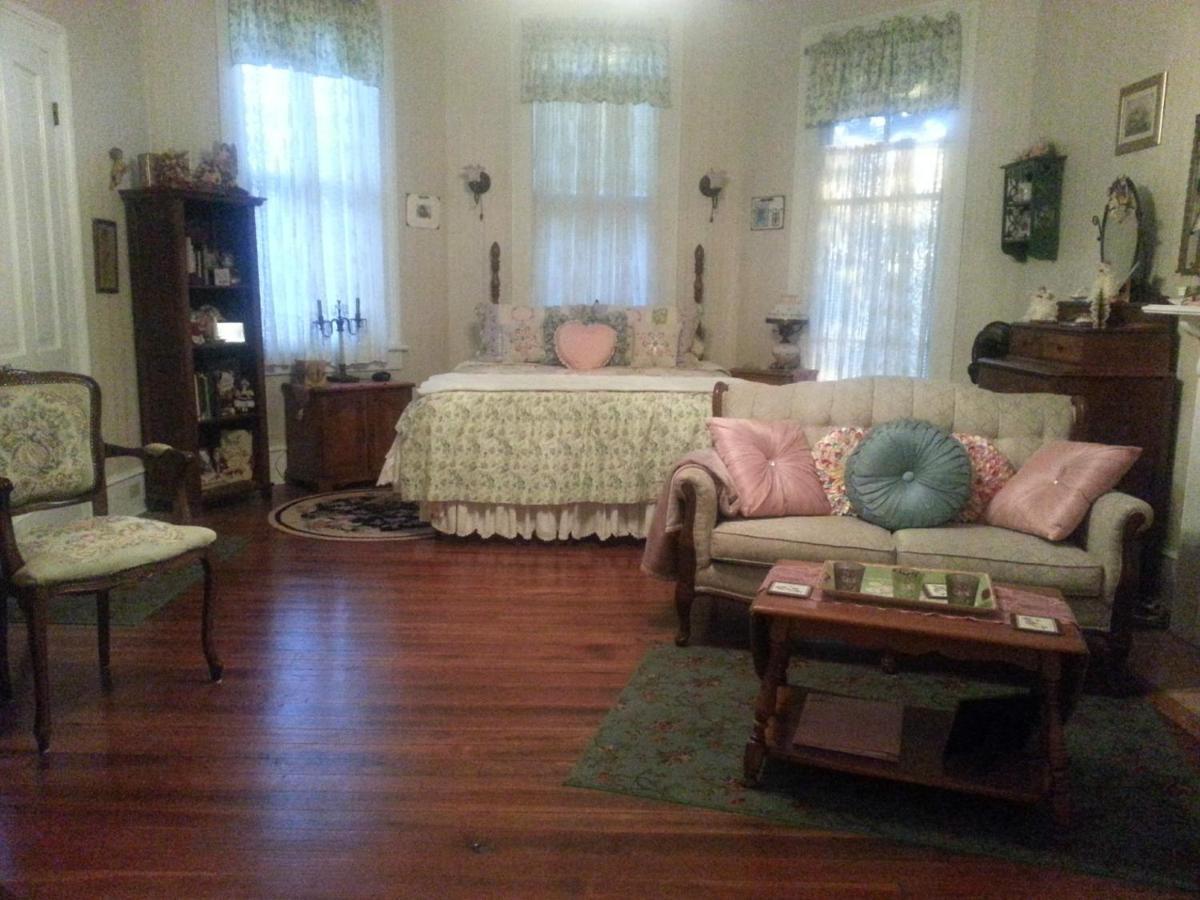 Bed and breakfast Holly House Of 3*