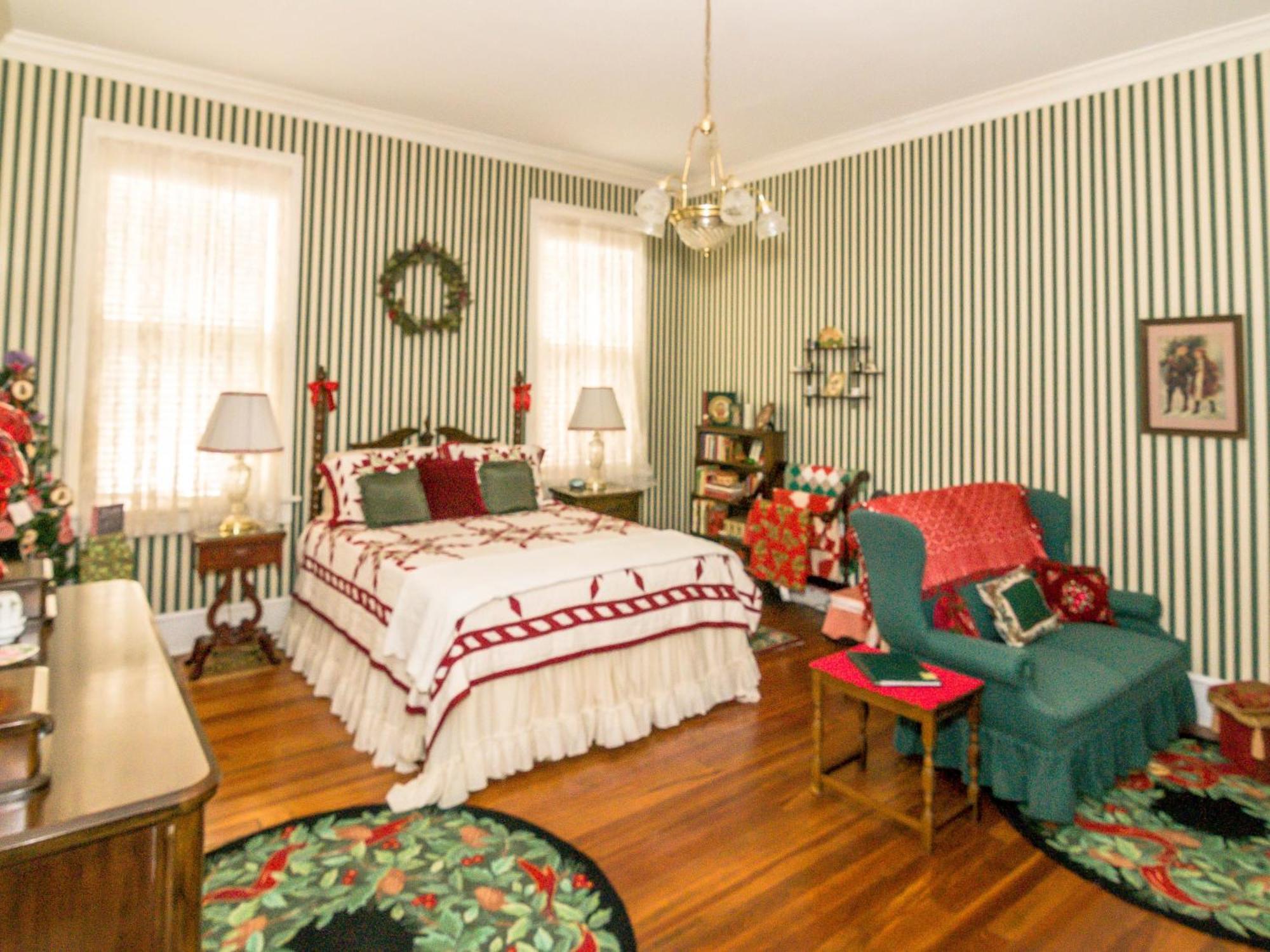 Holly House Of Hamilton