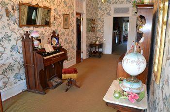 Holly House Of Bed and breakfast Hamilton