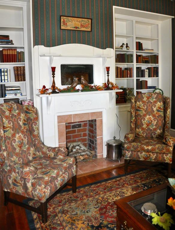 Holly House Of Bed and breakfast Hamilton