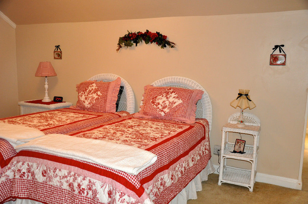 Holly House Of Bed and breakfast 3*