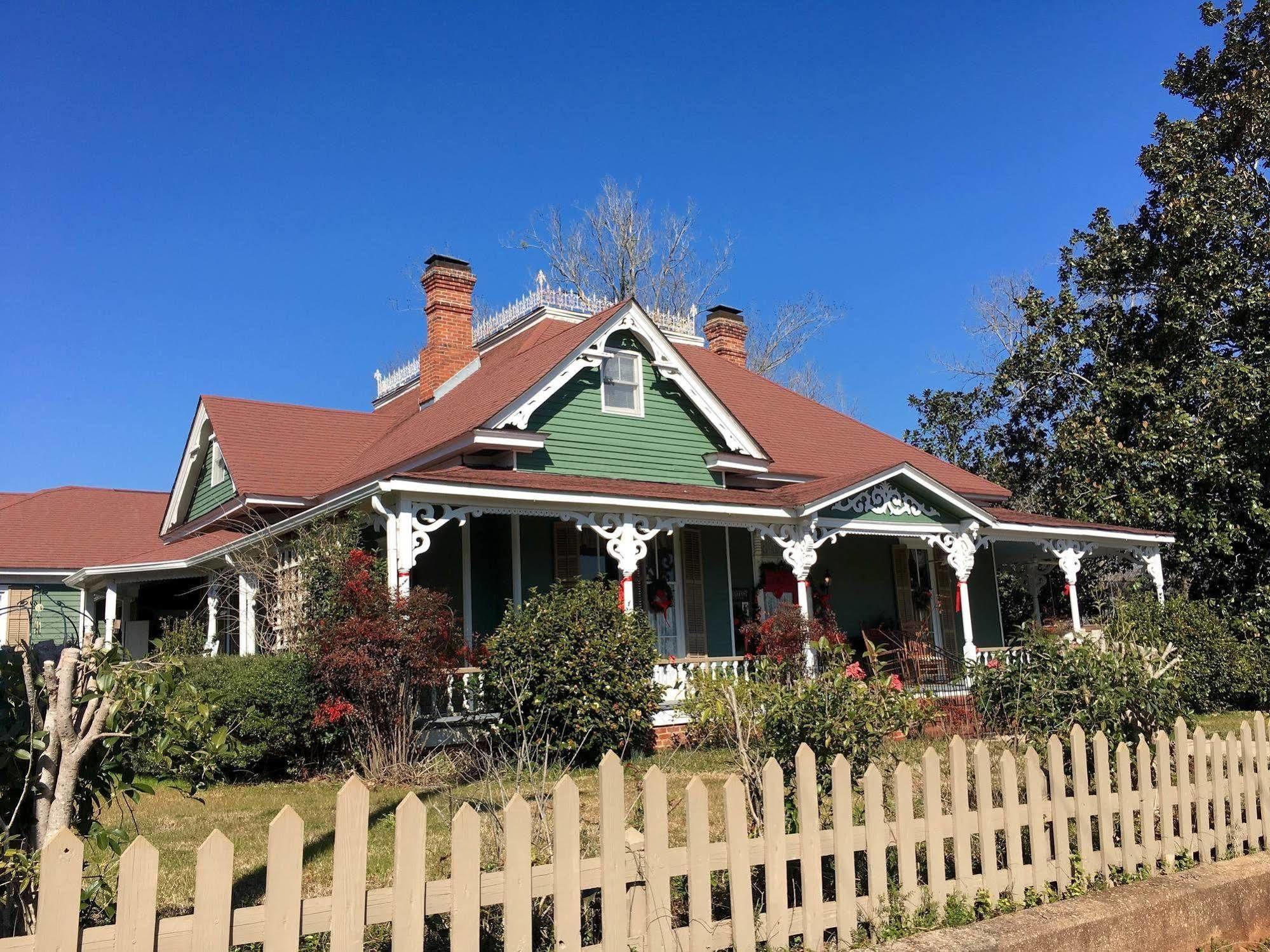 Bed and breakfast Holly House Of 3*